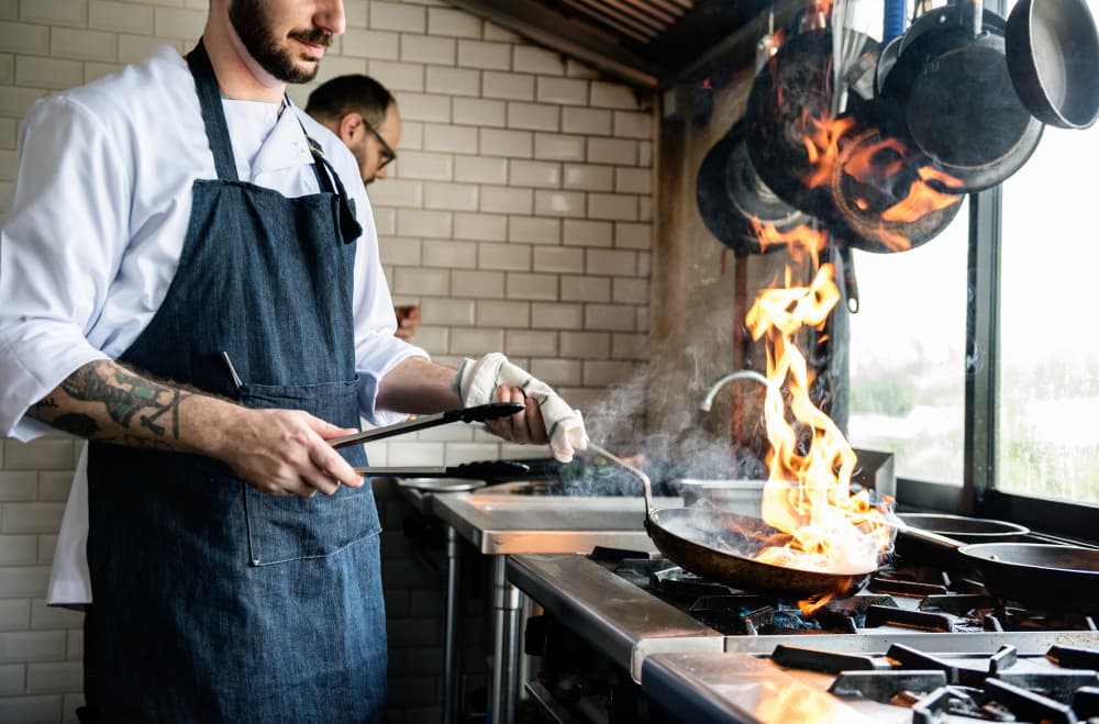 Fogão industrial a gás: conheça os diferenciais para cozinhas profissionais